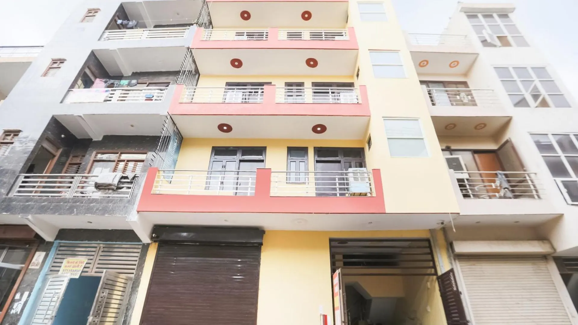 Hotel Spot On Main View Guest House Near Leisure Valley Park Gurgaon