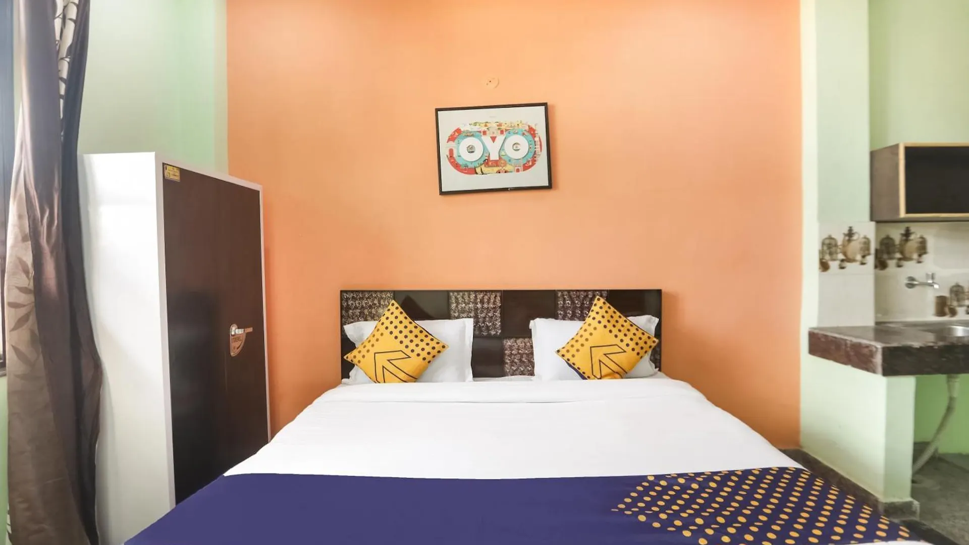 Hotel Spot On Main View Guest House Near Leisure Valley Park Gurgaon