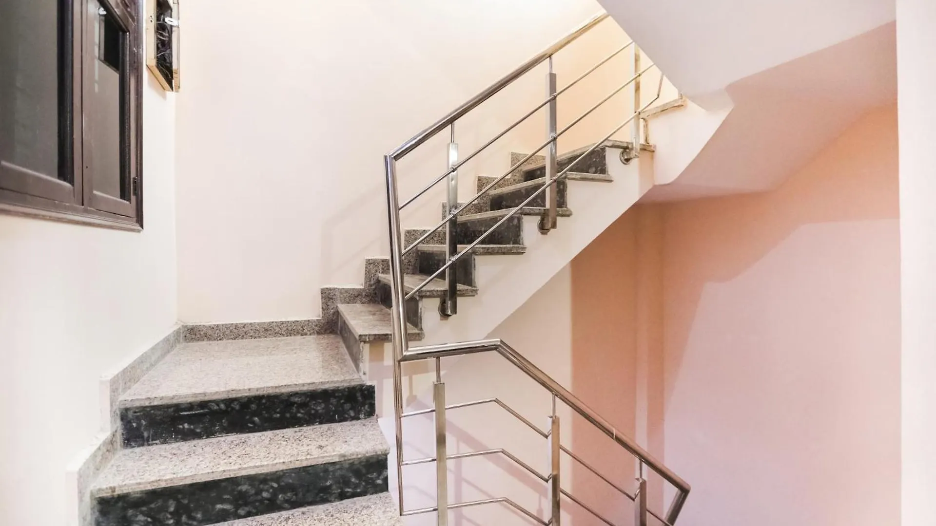 Spot On Main View Guest House Near Leisure Valley Park Gurgaon 2*,