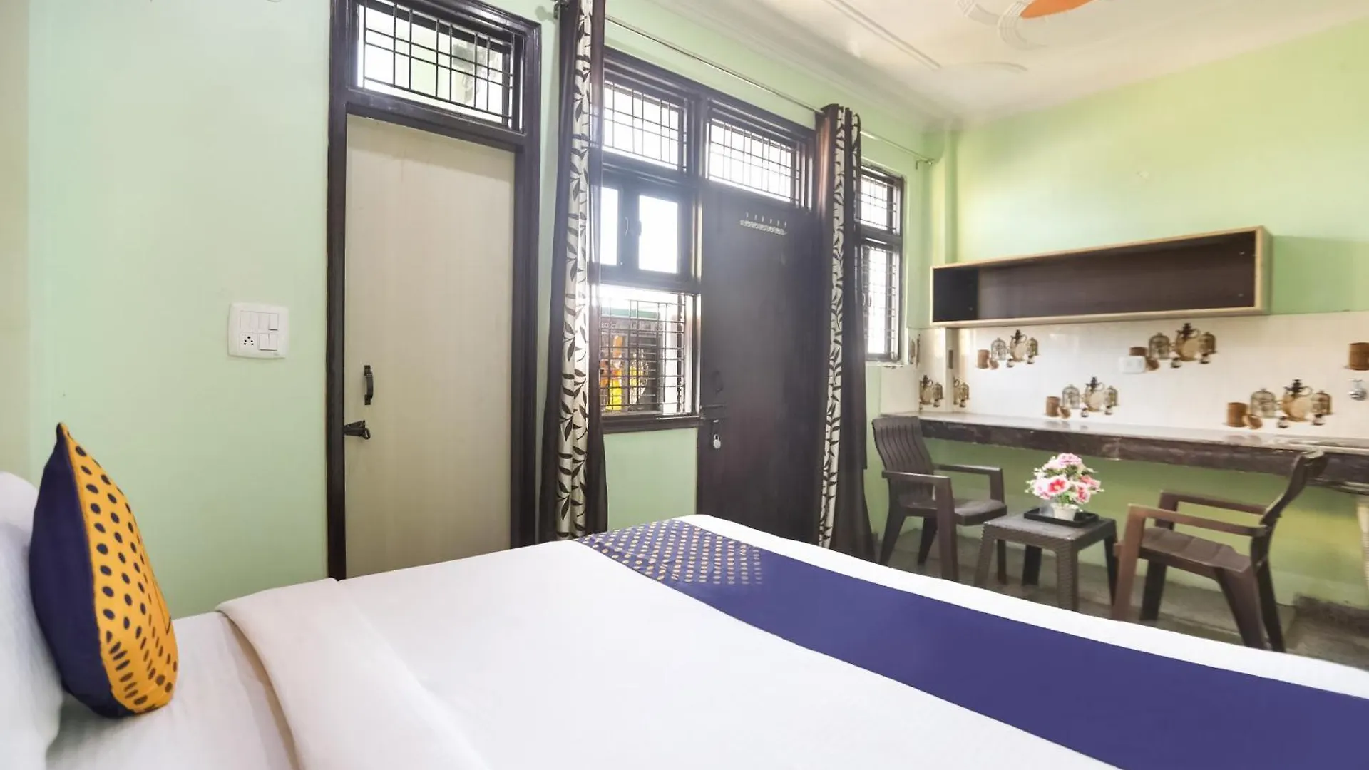 Spot On Main View Guest House Near Leisure Valley Park Gurgaon India