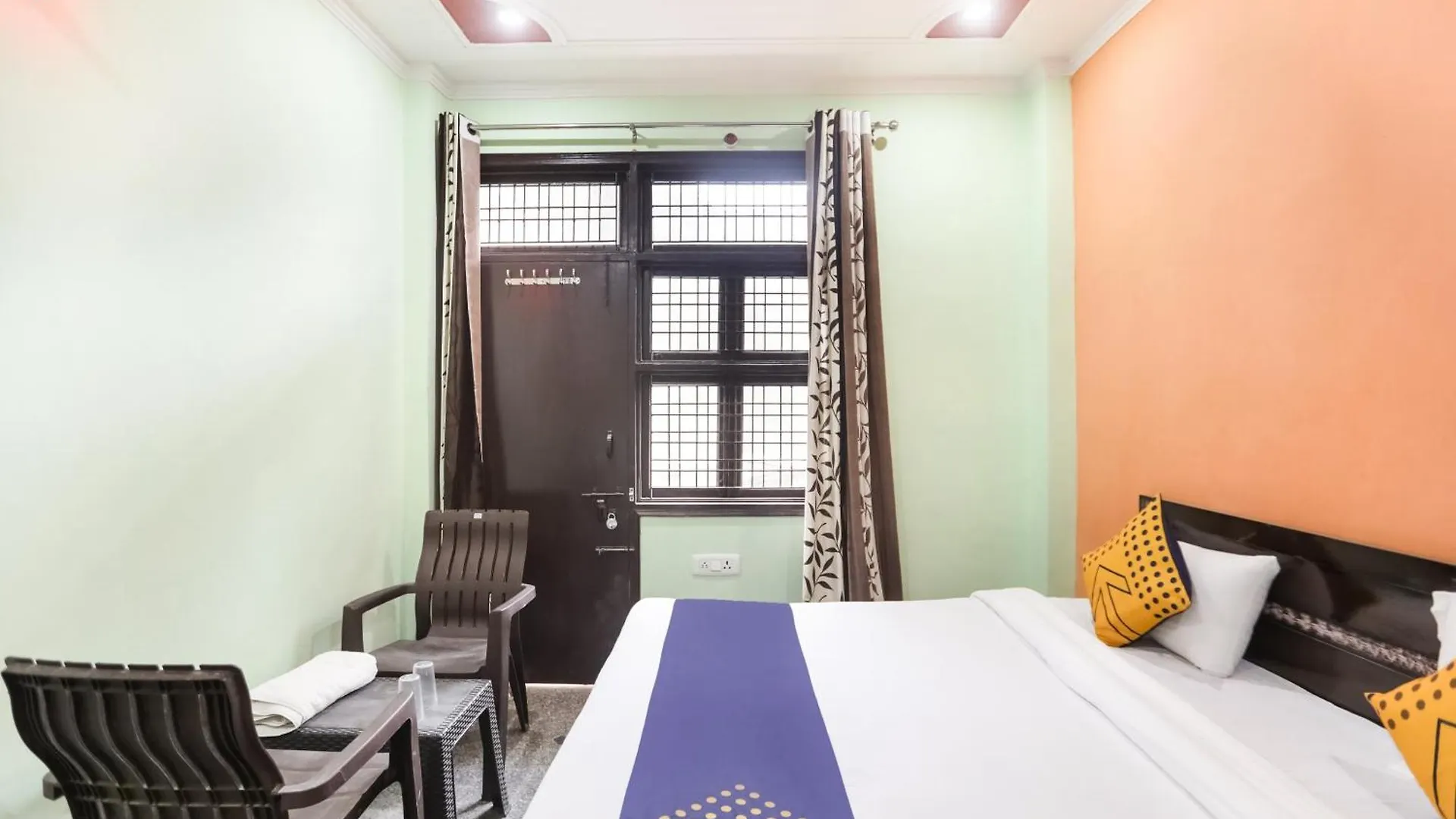 Spot On Main View Guest House Near Leisure Valley Park Gurgaon 2*,  India